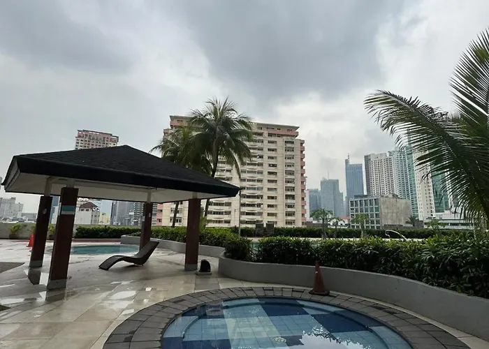 The Beacon Makati 3*